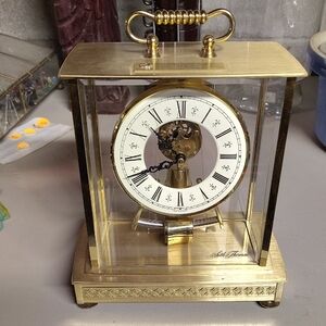 Luxurious Gold Glass Table Clock